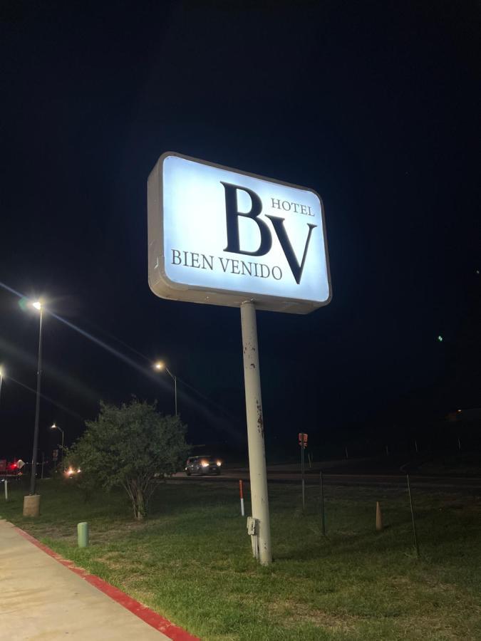 Hotel Bien Venido Pearsall Buitenkant foto